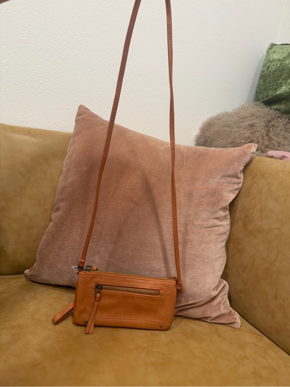 Universal Thread Tan Leather Crossbody Wallet
